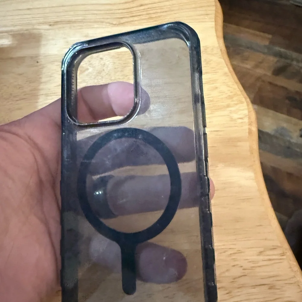 Men’s iPhone 14 Pro cases.